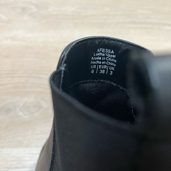 Sz 6 Black Leather Point Toe Crown Vintage Afessa Chelsea Ankle Boots Booties - Picture 5 of 8
